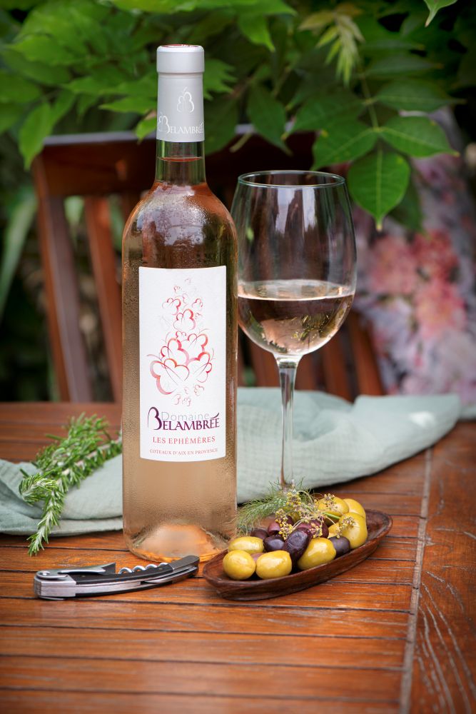 Les Éphémères Rosé - lifestyle photograph